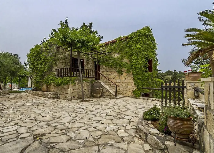 Manoli\'S House