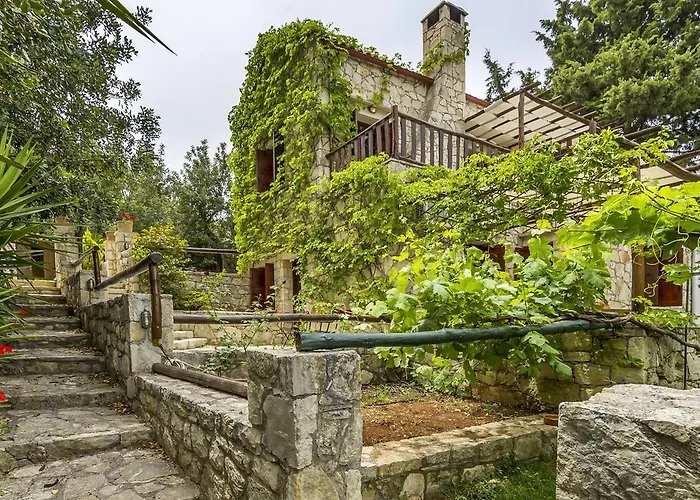 Manoli\'S House