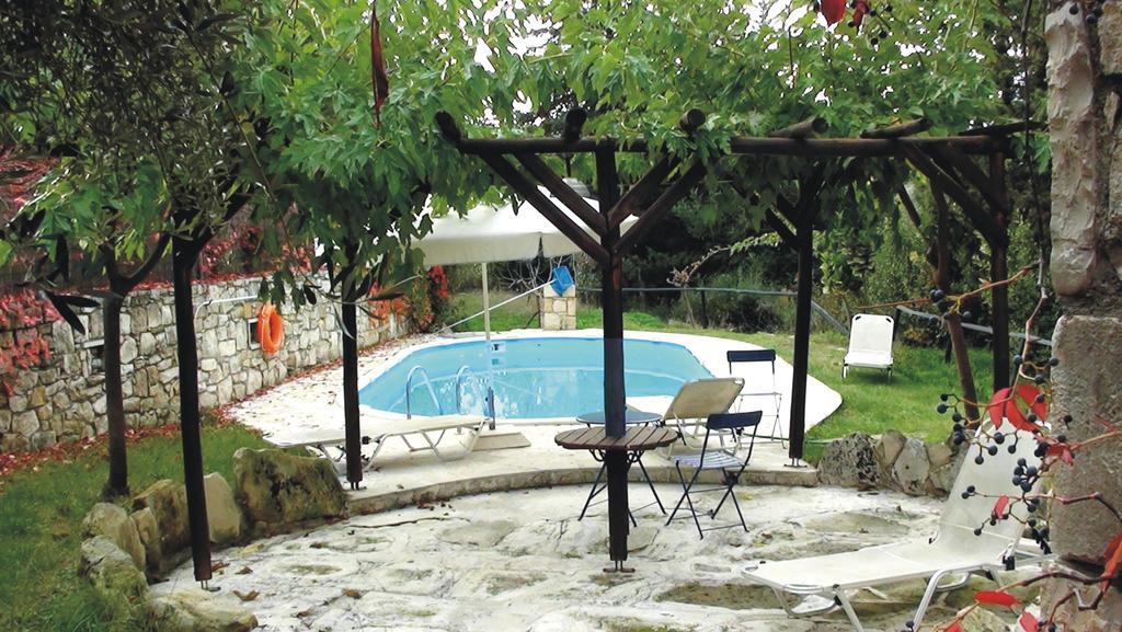 Manoli's House Douliana