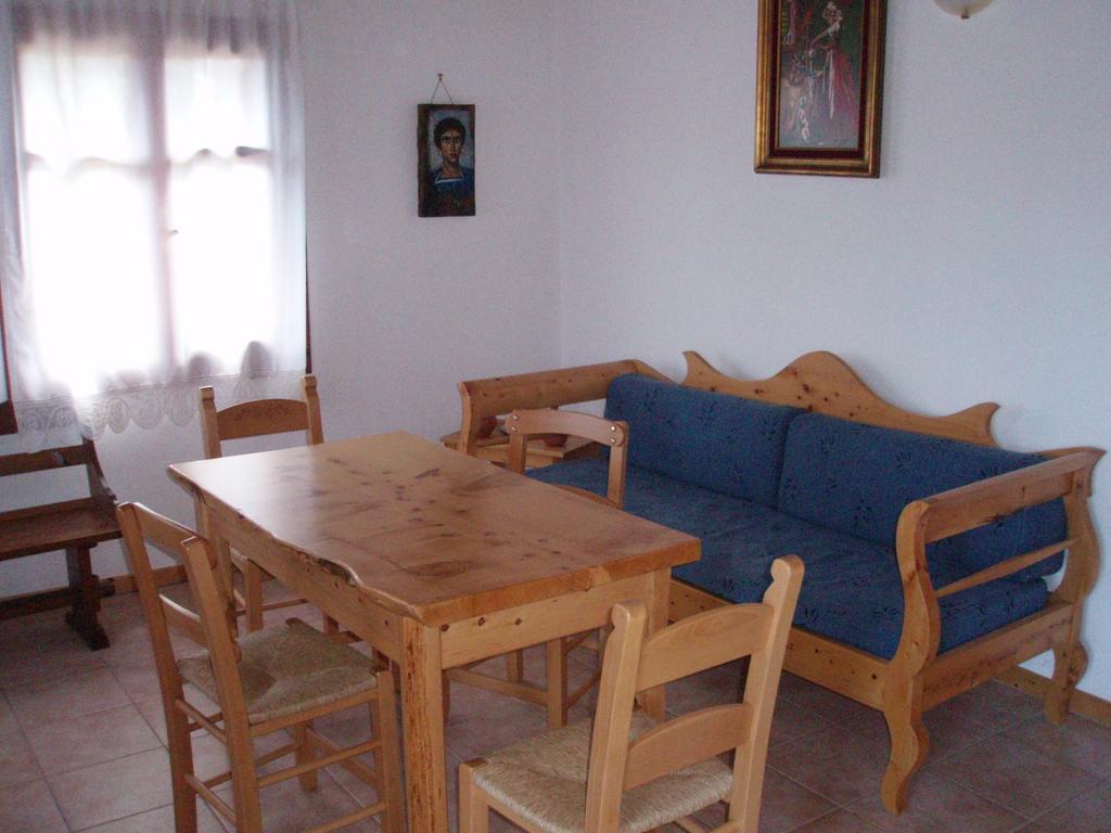 Manoli's House