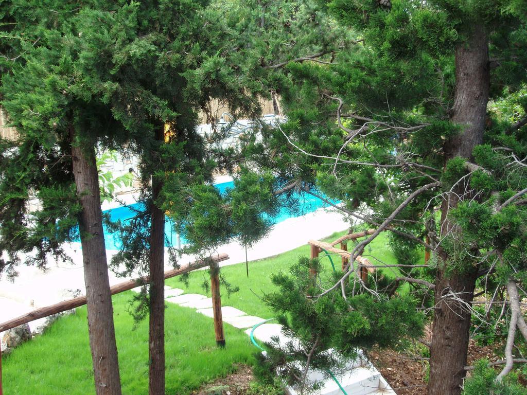 Manoli's House * Douliana