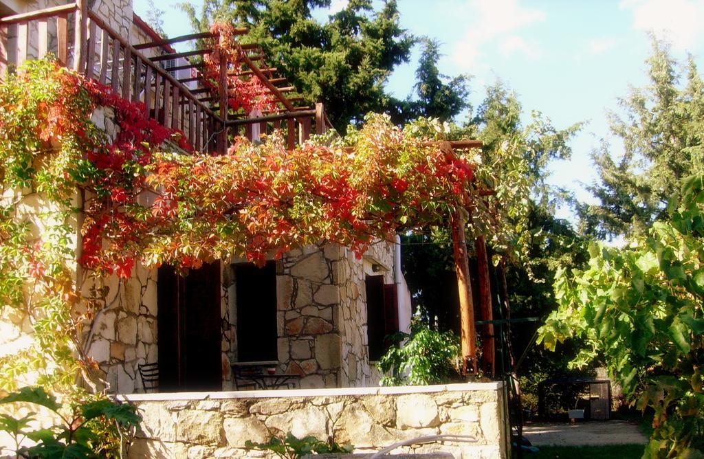 Manoli's House Séjour à la campagne Douliana