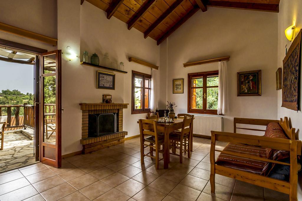 Manoli's House * Douliana